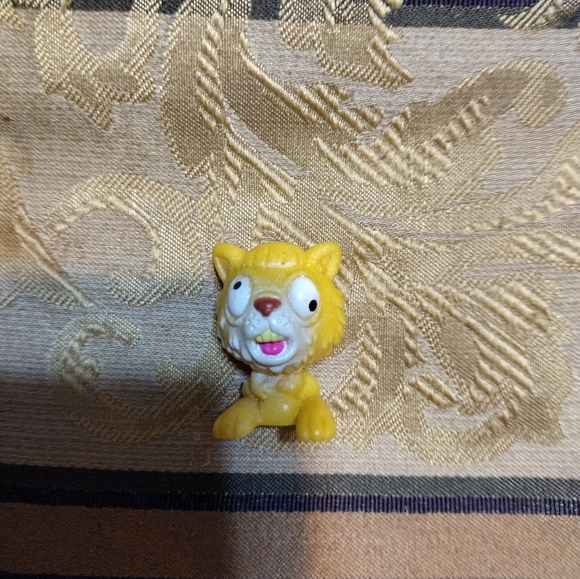 Little Ugglys Pet Shop Figures - Picture 3 of 9